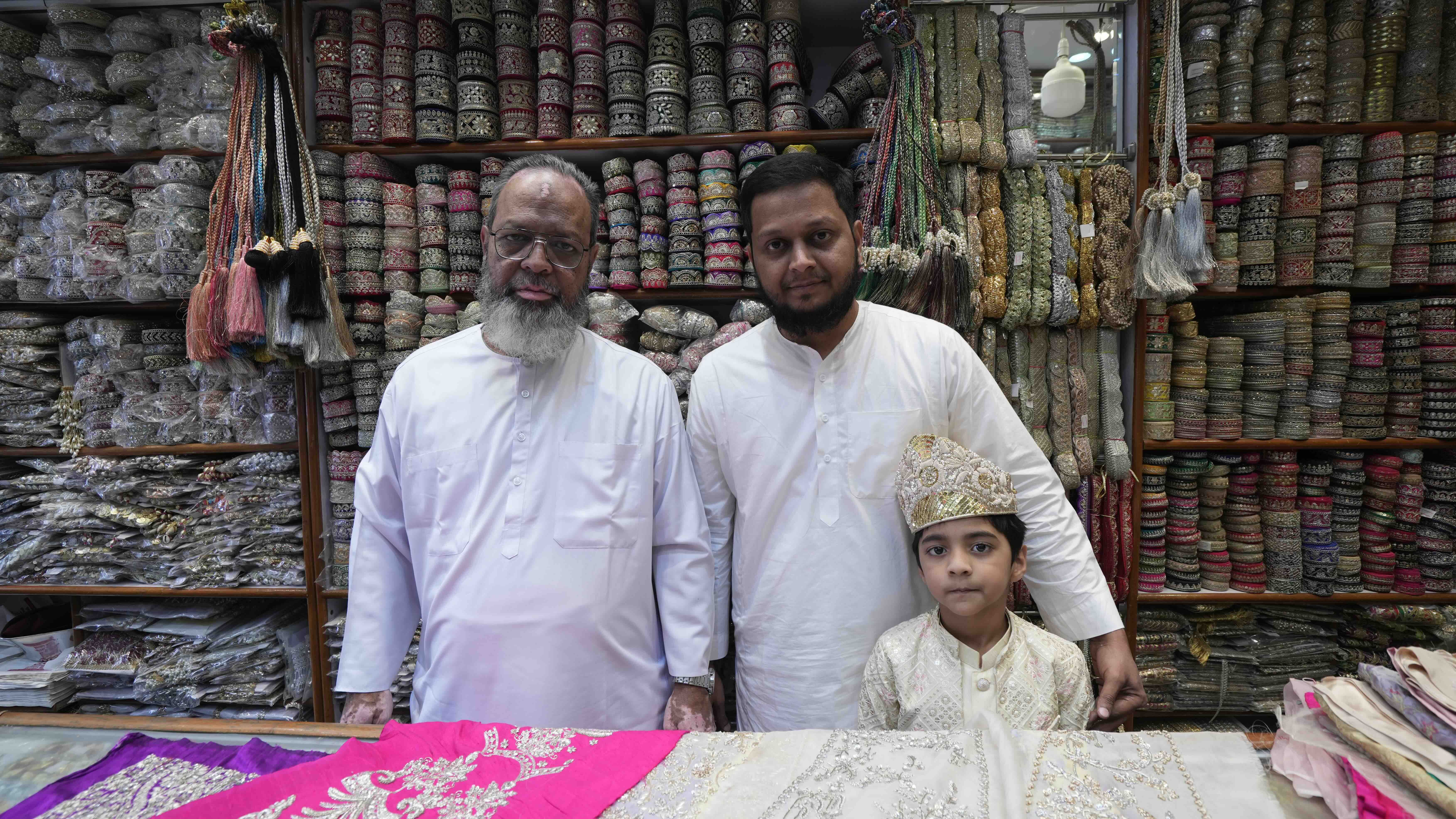 Afzal Miya Karchob Wale's family