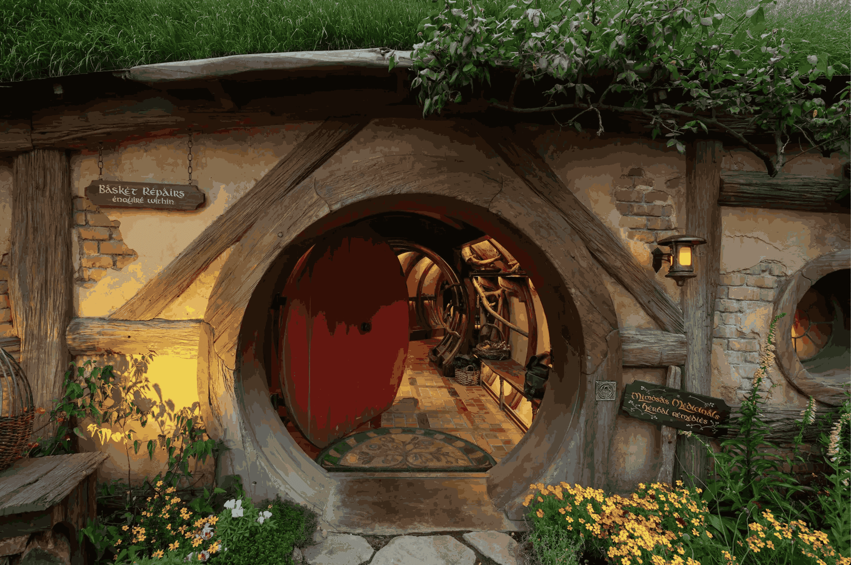 Bagshot Row Hobbiton Movie Set Tours Waikato_11zon.png