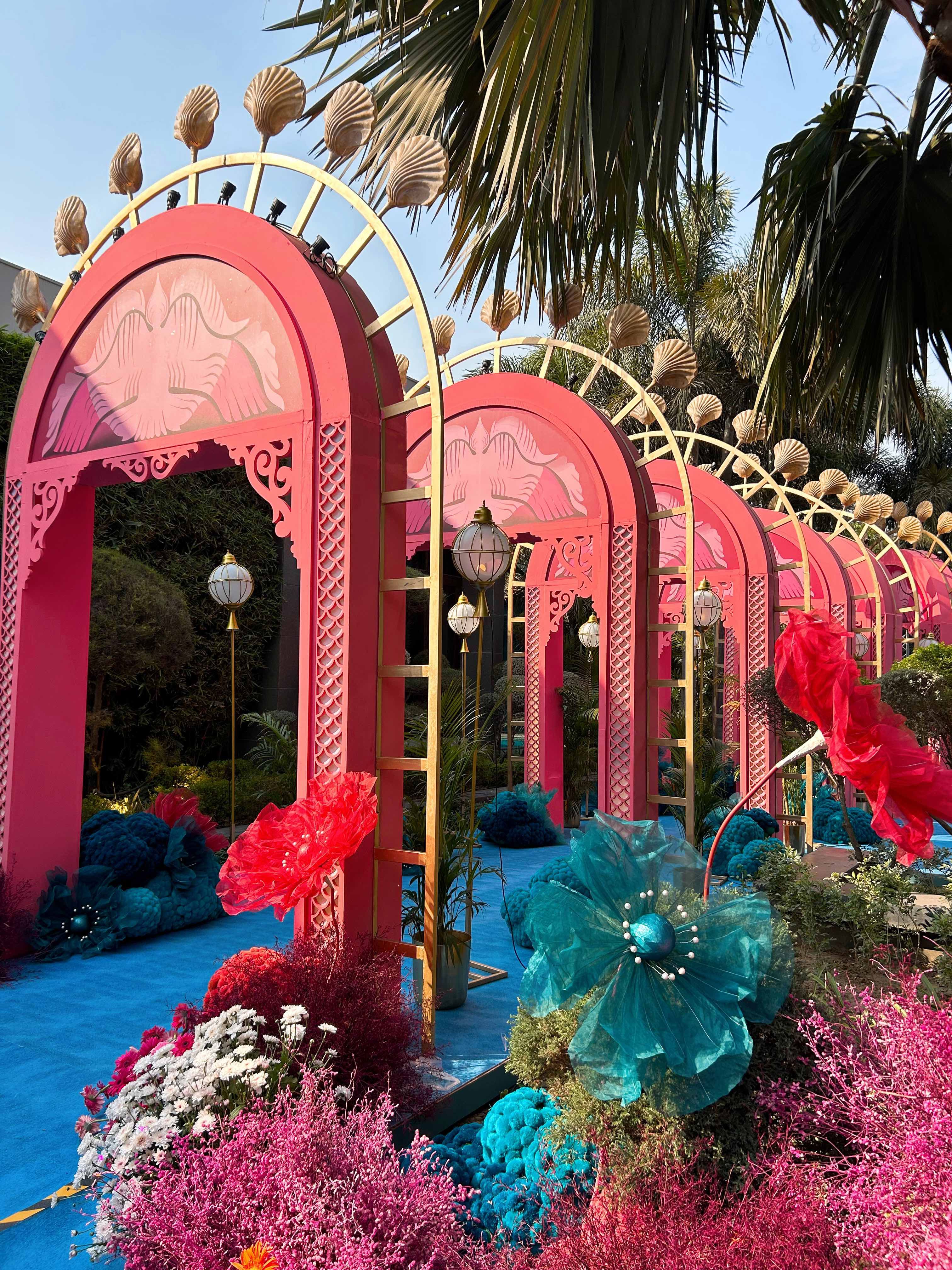 Oversized flowers create a wonderland wedding