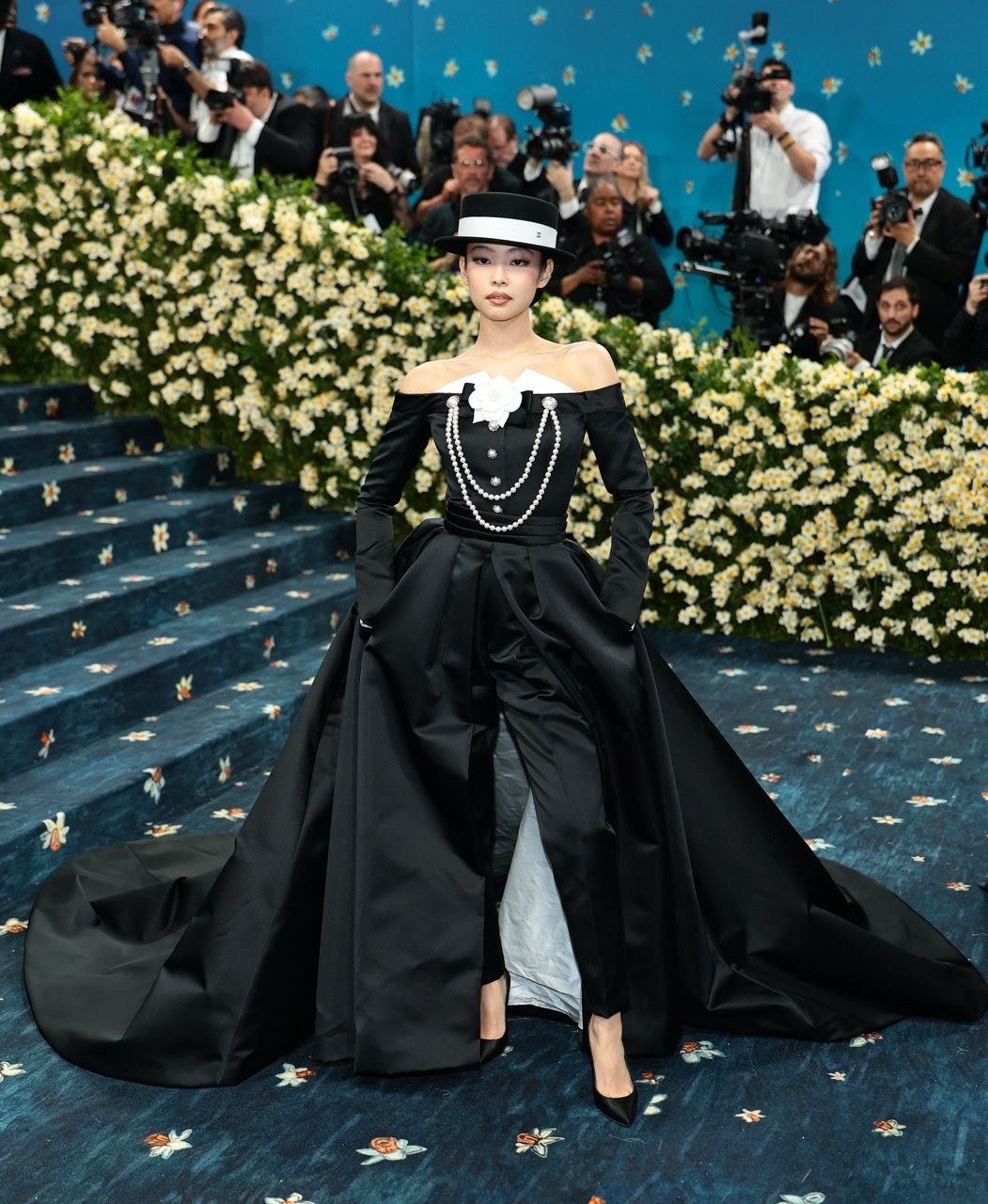 Jennie Kim in Chanel at the 2025 Met Gala