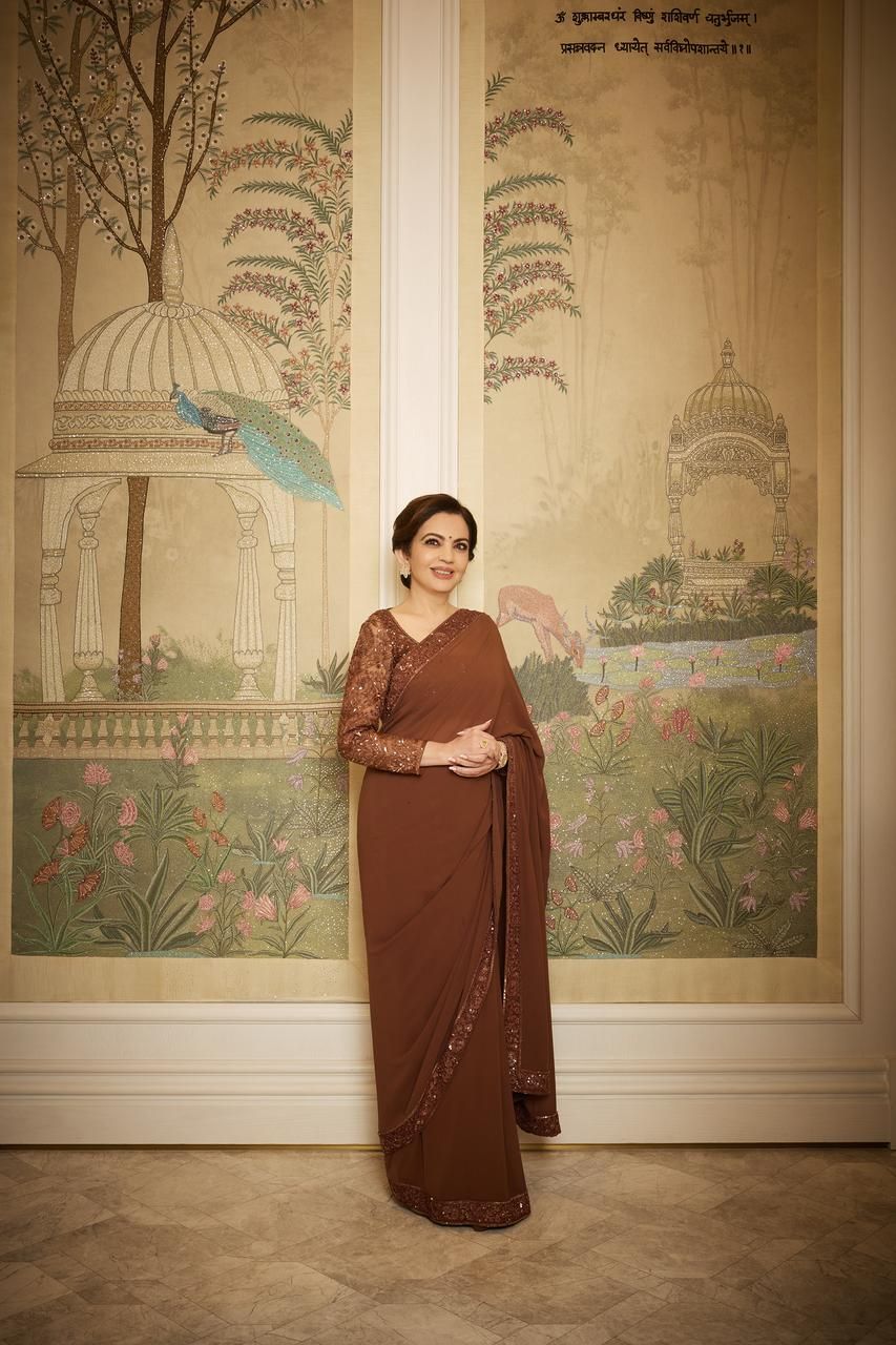 Nita Mukesh Ambani in Manish Malhotra.jpeg