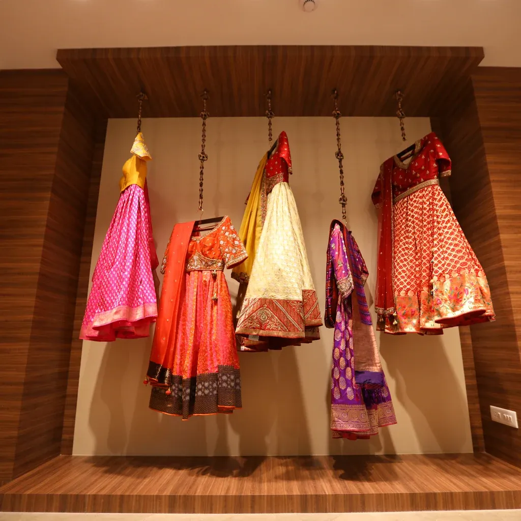 Shanti Banaras Varanasi Shopping Guide Saris_The Nod.webp