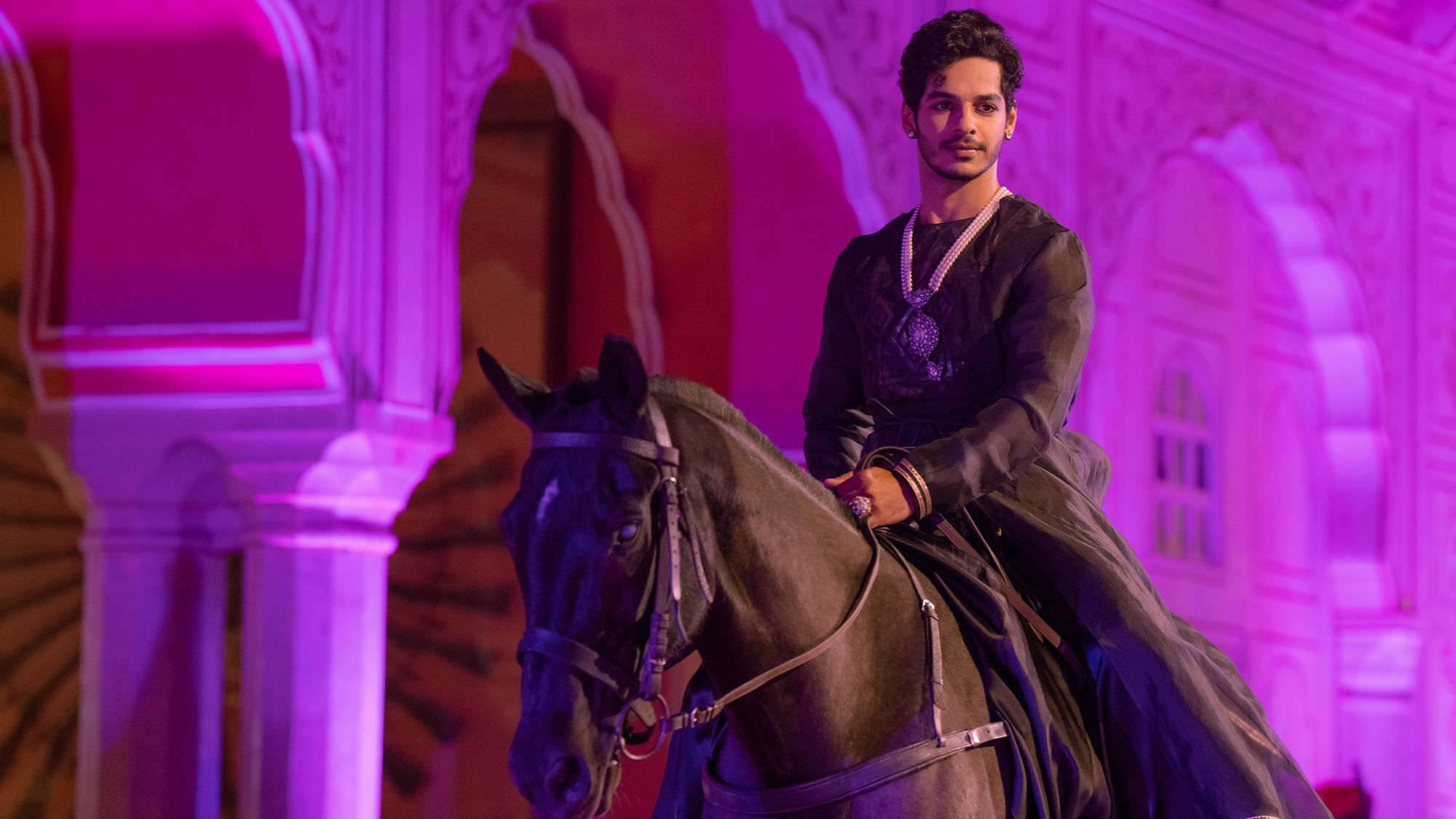 TheRoyalsS1_Netflix_DSC06604_14309.jpg