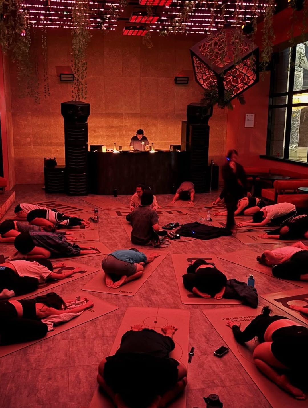 We hosted our very first Beam Sessions class last Friday - an evening full of movement and brimm.jpg