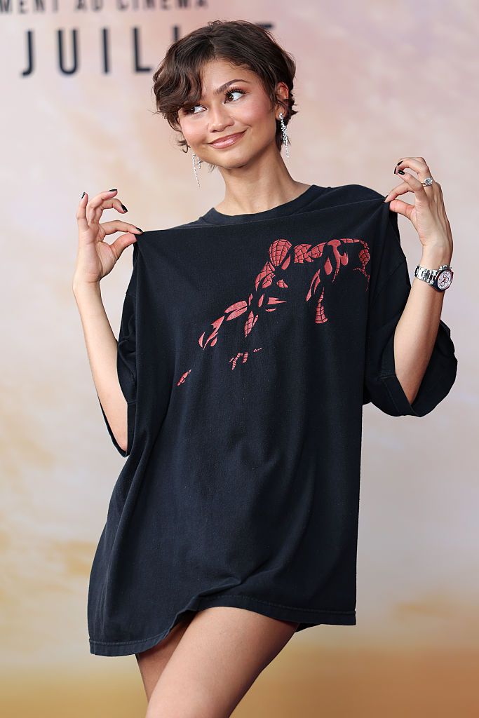 Zendaya Oversized tee_The Nod .jpg
