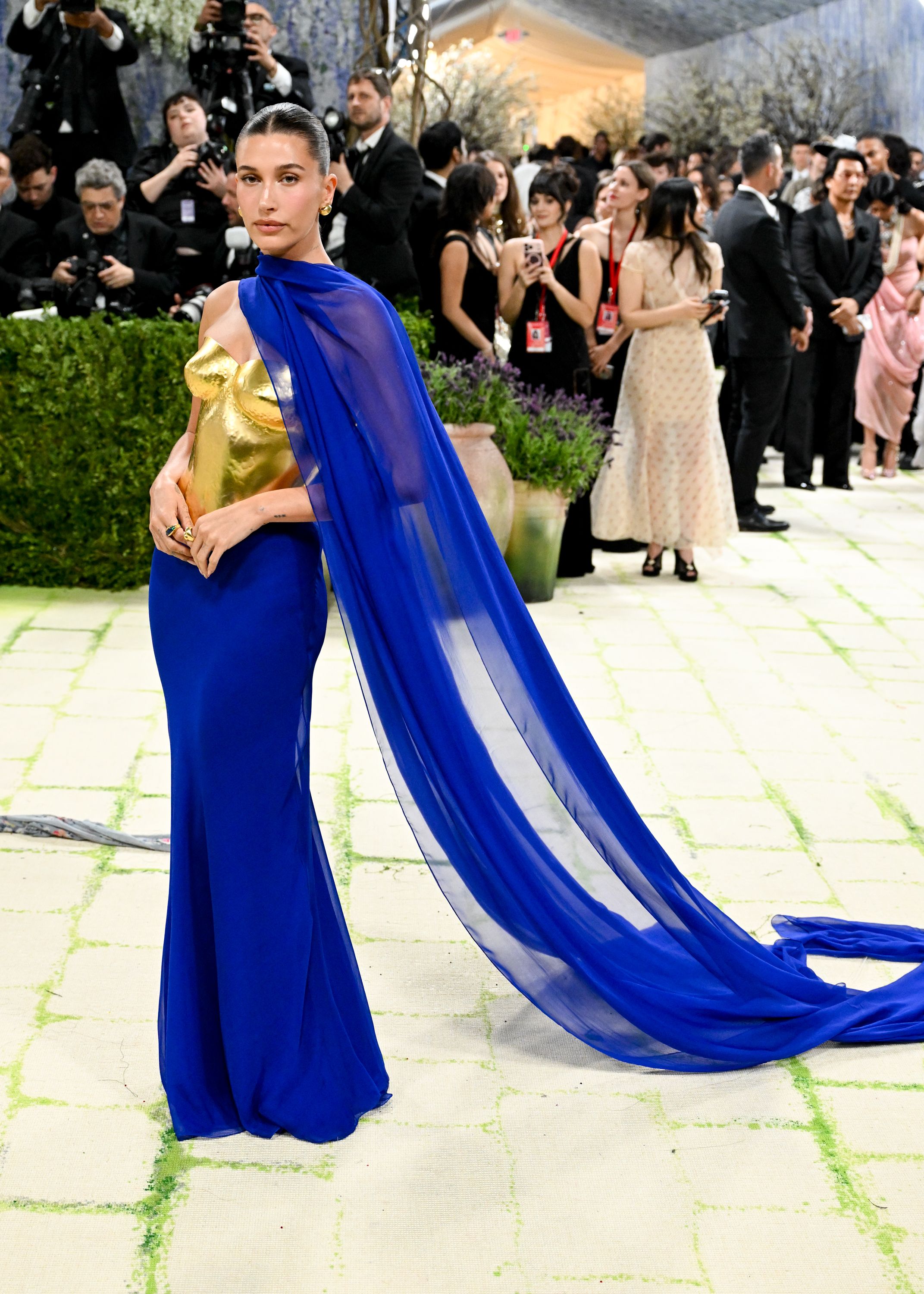 hailey Bieber met gala 2026