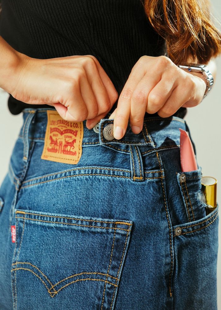 Team Nod style the viral Levi's Cinch jeans in 5 unique ways - The Nod Mag