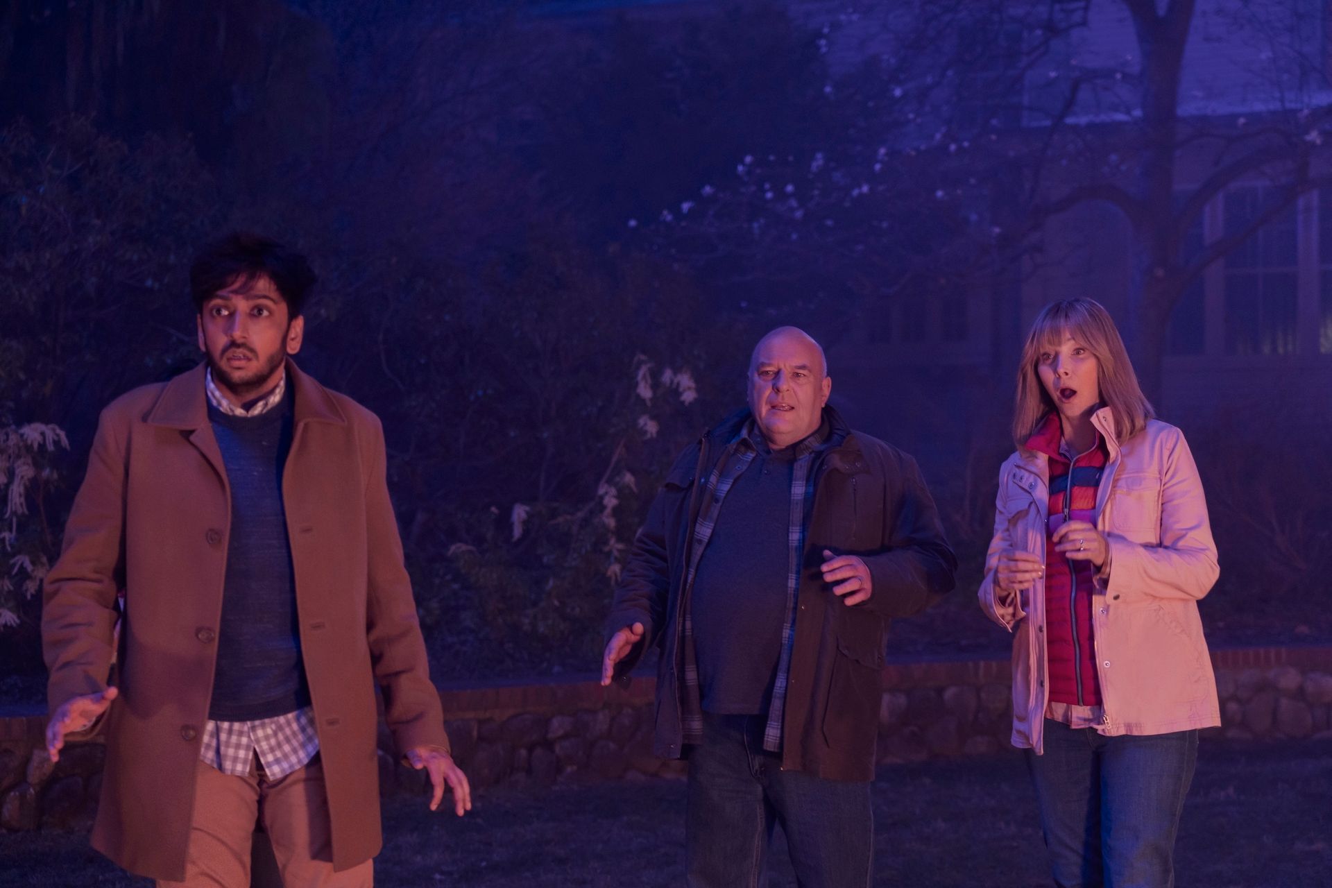nik-dodani-dean-norris-lisa-kudrow.jpg